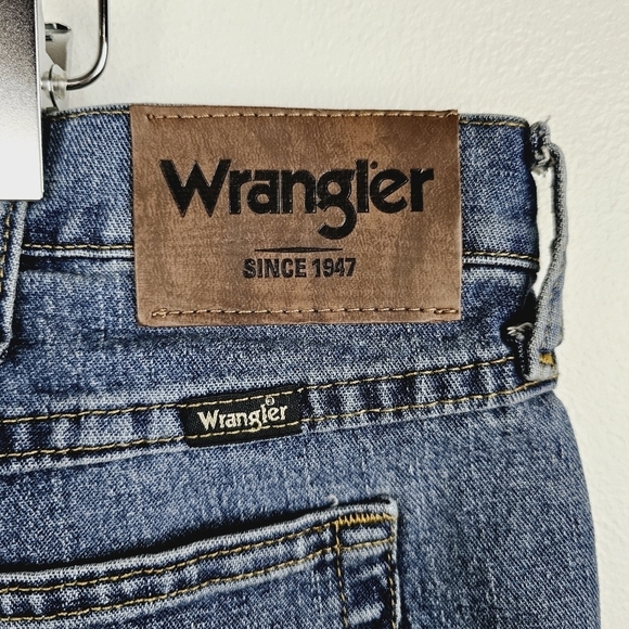 Wrangler Men's Relaxed Fit Boot Jeans NWT, 40x32 - Picture 7 of 12